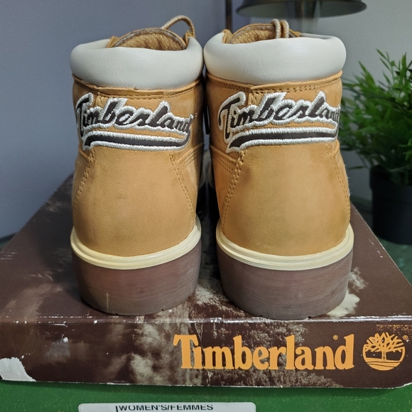 Timberland Chukka Boots - Picture 6 of 12